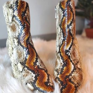 charles by Charles David Snakeskin Heeled Bootie ● Size 9.5W ● Worn once